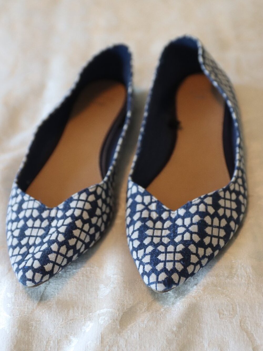 Gap Blue White Fabric Geometric Print Ballet Flats Size 10